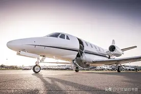 在私人飞机上服务富豪 空姐分享奇特经历图片