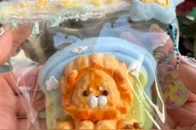 动辄预订一个月、爆款价格飙升至千元 造型各异手感不同的“捏捏”火了 网红解压小玩具背后存在大隐患图片