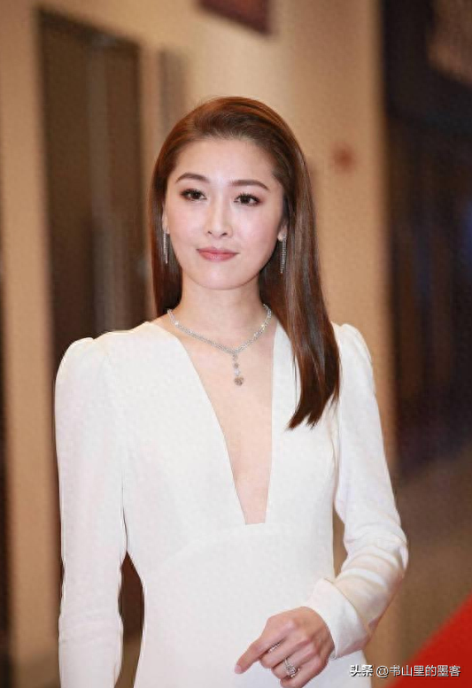 女明星为什么都喜欢和陈冠希玩？被征服的12位女星，看照片你就懂