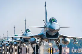 300多架歼10A战机，全面升级之后，战斗力提高了多少倍？图片
