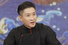曹云金济南演出首度回应“师承”！现场撩大褂，师徒格局对比明显图片