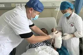 湖南一夫妻拆卸空调 被炸成重伤图片