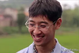 中国小伙网恋老挝美女，坐飞机去女方家提亲，看看要多少彩礼？图片