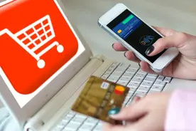 女子网购2百多但花呗却扣款3千多？女子气愤不已，真相是这样图片