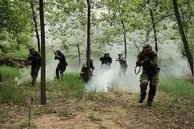 现流行的真人CS射击装备，激光、彩弹、水弹…分类及应用图片