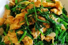 简单好吃的茴香炒鸡蛋，做法简单，解馋下饭，家人爱吃的家常美食图片