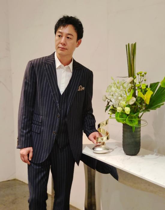 人民日报两次点名批评，张颂文公开道歉，单日播放直逼三亿