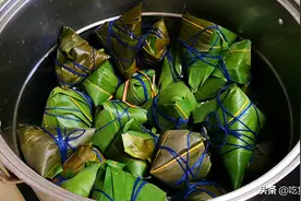 包好的粽子，直接用热水煮就“废了”，多加2味，粽子软糯又香甜图片