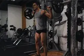 一周四练健身训练计划图片