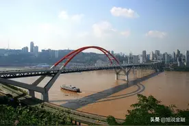 重庆钢铁5年收入实现882亿，净利润亏损41亿，目前市值192亿左右图片