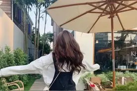 什么？60岁大叔追求18岁青春靓丽美女，最后还成功了！图片