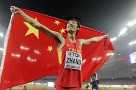 那个曾说“我跳不动了”的张国伟，出场就拿金牌，秒杀全国冠军图片