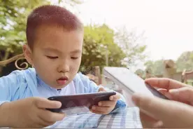 网络流行语泛滥，小学生跟风玩梗！你家孩子中招了吗图片