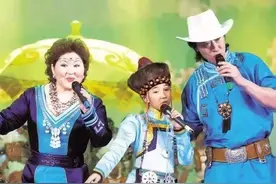 春节热曲《吉祥三宝》演员现状，爸爸去世妈妈隐退，女儿升级当妈图片