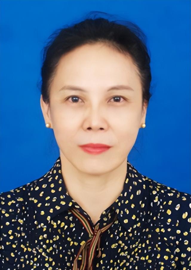 三亚美女贪官王雪颜:疯狂敛财,家藏茅台酒201瓶,购物