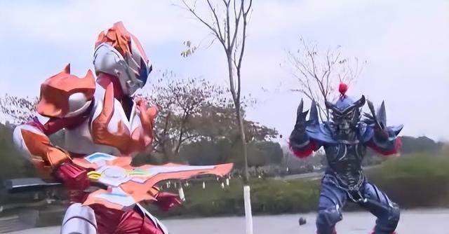 《铠甲勇士拿瓦》九成欧克瑟都由端木燕消灭，队友在干嘛？