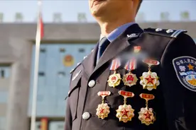 她给丈夫打电话，只敢响铃5秒图片