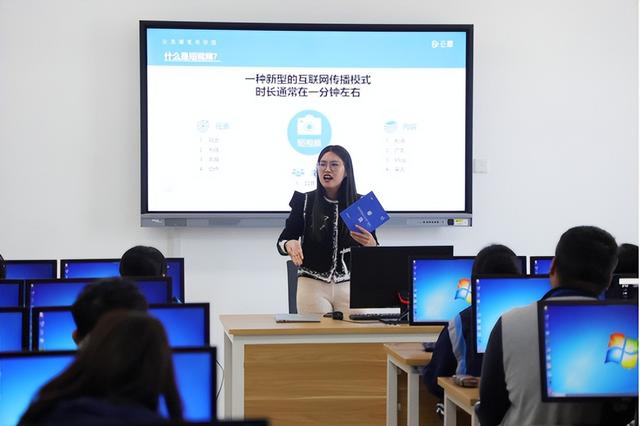 �����������˲���������Ϭ��������Ӫ��ְҵ�����ջݷ�չ