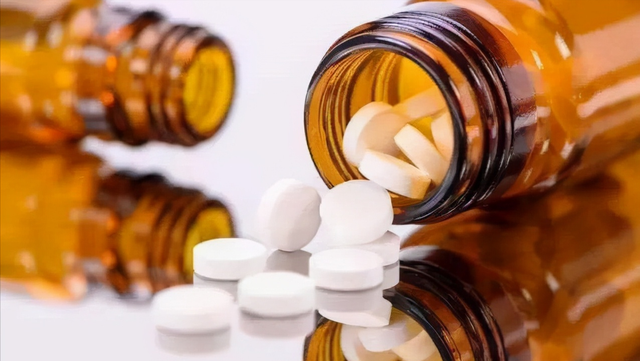 0.15元一片的甲钴胺是治疗腰椎间盘突出的神药吗？它有哪些作用？