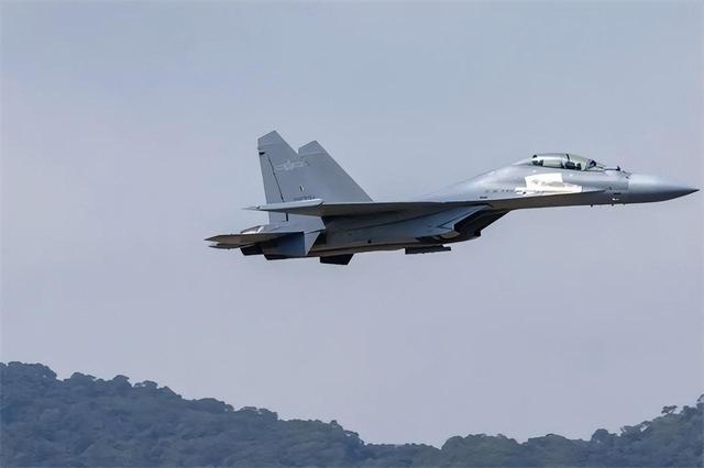 美航母还没离开越南，中方先入驻永兴岛，李尚福16字定调中越关系