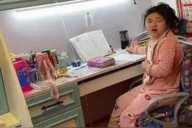 9岁童星得肾病综合征，深夜在家边打针边写作业，曾与吴孟达合作图片