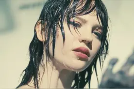 冲上热榜！“女机器人”又被这部R级片拍出了花，最后反转想不到图片