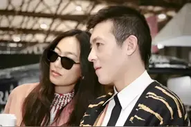 陈冠希结婚后回归状态，穿着嘻哈风秀美照，妻子一脸“宠爱”图片