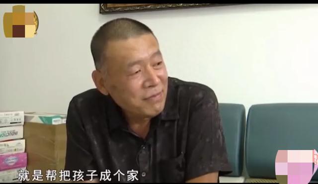 52岁漂亮大姐相亲,聊到夫妻生活,马上脸红,大叔:你不说我也懂