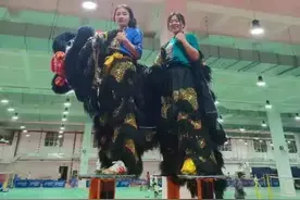 桂林现实版“雄狮少年”走红网络 背后酸甜苦辣和电影里一样励志图片