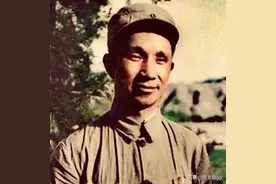 汤恩伯20万兵之主力犹在，为何仓惶逃离上海？粟裕一招点住其死穴图片