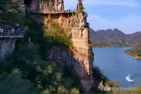 两人一车自驾游，平均每天需要多少钱？图片