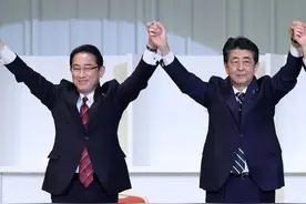 岸田不当傀儡，安倍想当“太上皇”，屡碰中日关系红线有4点考量图片