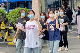 高考进行时｜今年广西高考统考报名46万余人，直击高考首日多地送考现场！图片