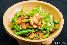 辣椒炒肉这样做好吃，大厨教你家常做法，香辣下饭，引人食欲图片