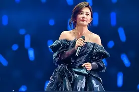 梁静茹演唱会炸锅！观众齐喊开空调，网友：除了勇气还得要冷气！图片