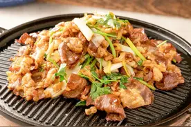 葱爆羊肉总是炒老了？教你这样做羊肉鲜嫩不膻，葱香浓郁太好吃！图片