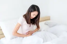 经常胃不舒服很难受？身体出现3个症状，可能是胃在呼救，别忽视图片