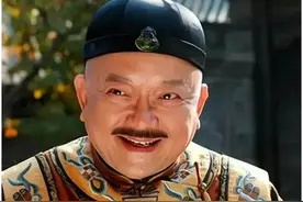 手握8亿白银却没熬过15天，和珅为何不造反？专家：他根本没朋友图片