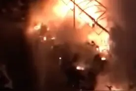 郑州一小区电动车棚突发大火，多辆电动车受损图片