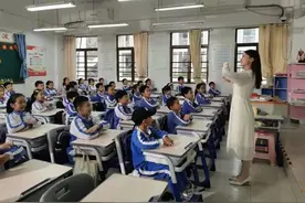 “别人家的老师”火了！教师用定制版小纸条鼓励学生 网友：好羡慕！图片