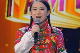 丫蛋：17岁拜师赵本山，两任老公都是同门，如今靠直播带活养娃图片