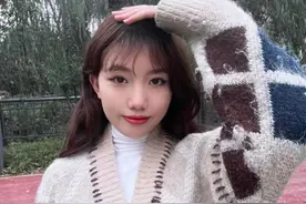 我，大学毕业5年，在餐厅当服务员，月薪2500，成了全村人的笑柄图片