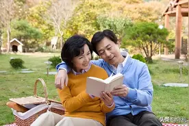 50岁以后，还需要异性吗？女人和男人的回答不同，但都很现实图片