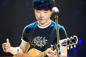 一首歌曲被陈建宁和刘欢作出双极端评价，赵雷的实力到底如何？图片