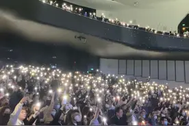 “被AI感动到了...”舞剧《深AI你》首演！观众动情落泪图片
