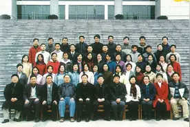 为什么我的眼里噙满了泪水？人格的力量幕后的故事......图片