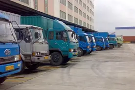 拖欠40万运费，狠心司机扣留750万货物，司机：不给钱不给货图片