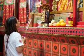 去寺庙烧香拜佛，究竟需要带哪些物品？图片