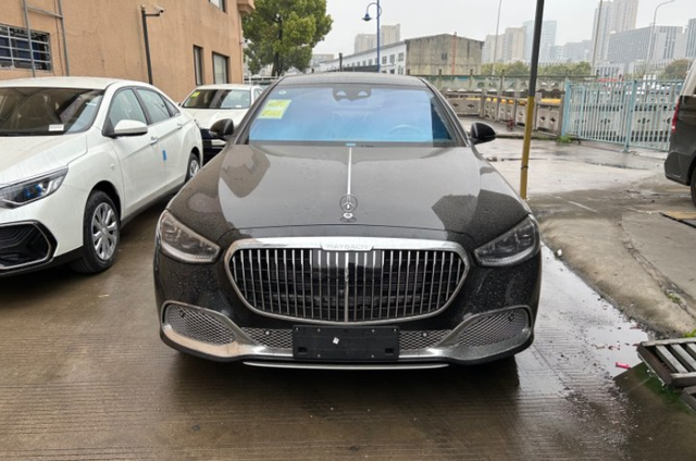 低调老板花450万买奔驰迈巴赫S680，坦言往后将抠掉车尾数字标志