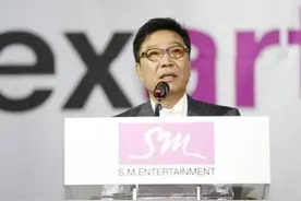 他一手缔造了韩流的奇迹，如今以最不体面的方式离开…图片